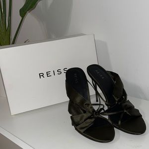 Reiss Monroe Mule